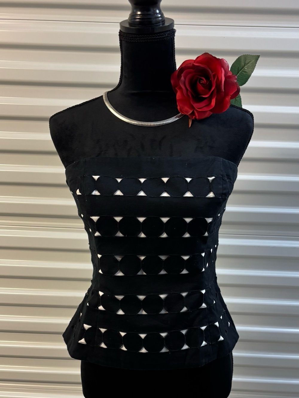 🌺White House Black Market Black and White Strapless Lined Bone in corset top 10